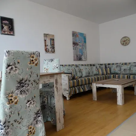 Lora Boutique Apartment
