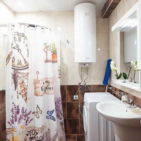 Lora Boutique アパート