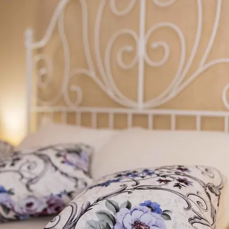 Lora Boutique Apartment Pomorie