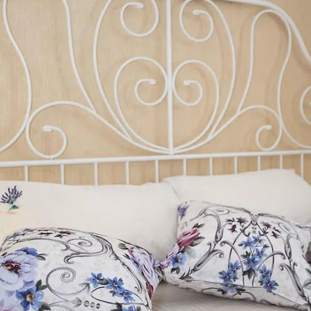 Lora Boutique Apartment