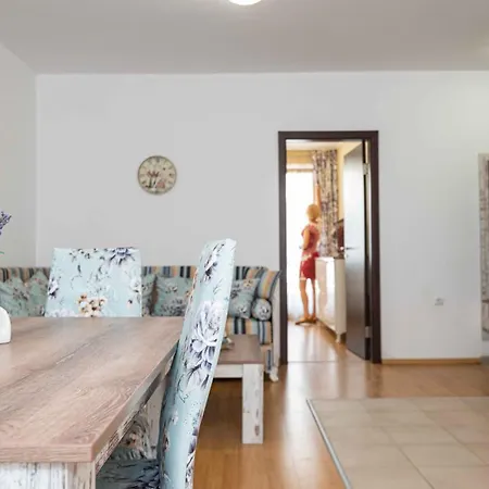 Lora Boutique Apartamento Pomorie