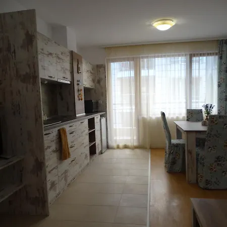 Apartament Lora Boutique *