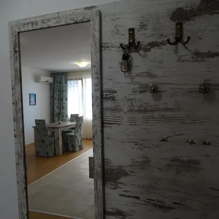 Apartament Lora Boutique *