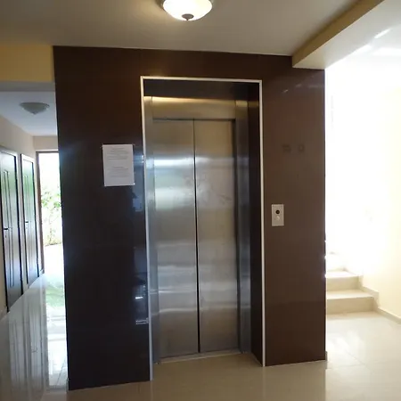 Lora Boutique Apartment